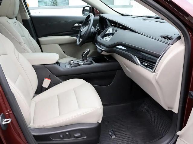 2023 Cadillac XT4 AWD Premium Luxury