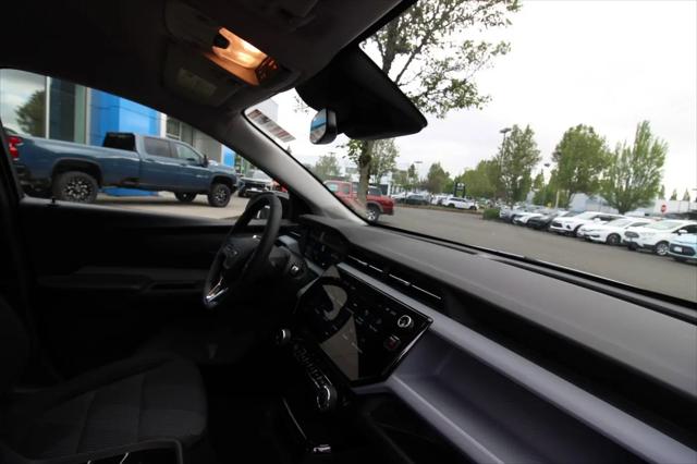 2027 Chevrolet Bolt LT FWD