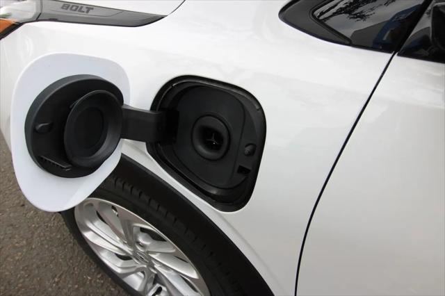 2027 Chevrolet Bolt LT FWD