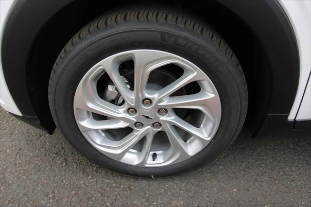 2027 Chevrolet Bolt LT FWD