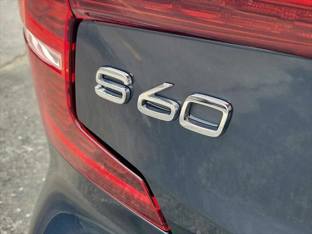 2024 Volvo S60 B5 Plus Dark Theme