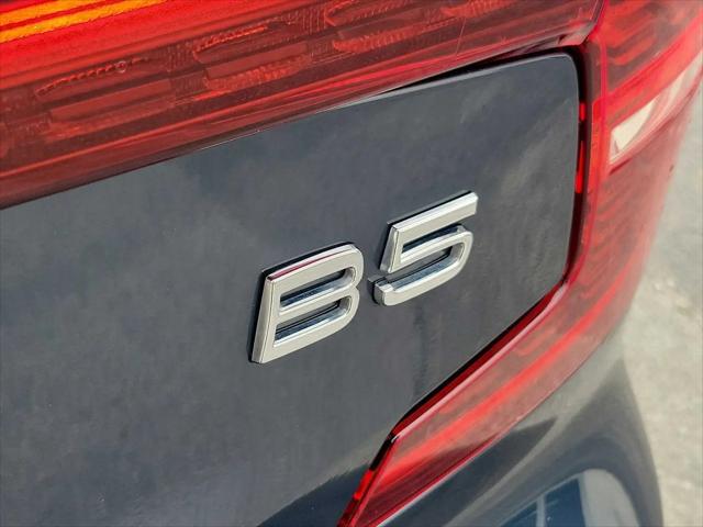 2024 Volvo S60 B5 Plus Dark Theme
