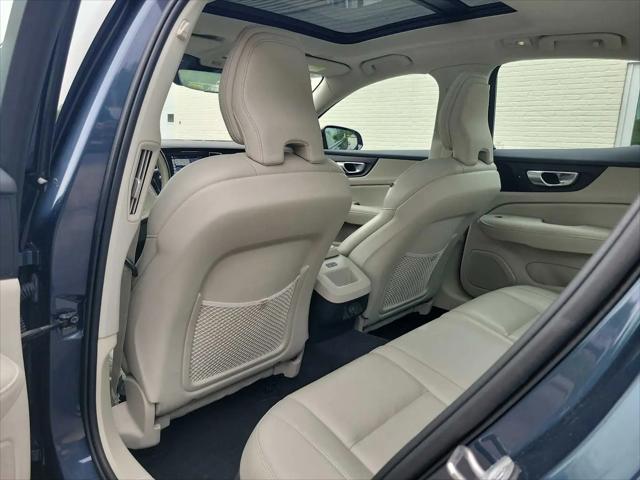 2024 Volvo S60 B5 Plus Dark Theme