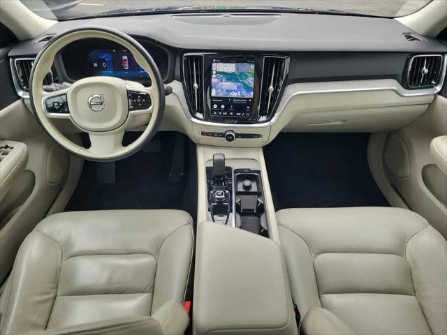 2024 Volvo S60 B5 Plus Dark Theme