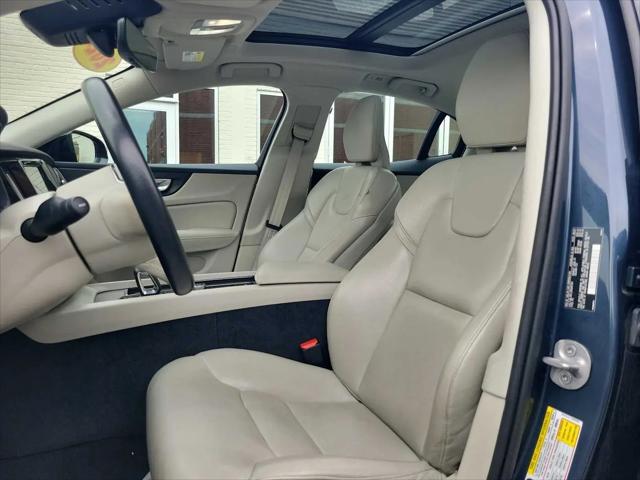 2024 Volvo S60 B5 Plus Dark Theme