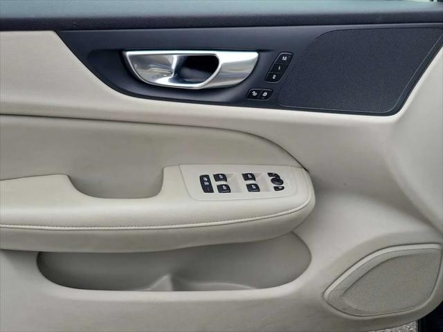 2024 Volvo S60 B5 Plus Dark Theme