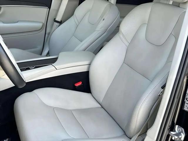 2020 Volvo XC90 T6 Momentum 7 Passenger