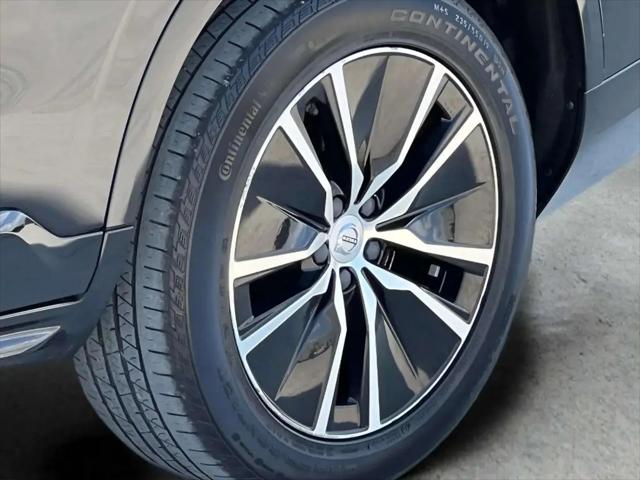 2020 Volvo XC90 T6 Momentum 7 Passenger