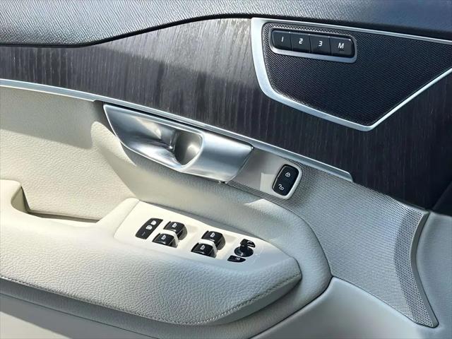 2020 Volvo XC90 T6 Momentum 7 Passenger