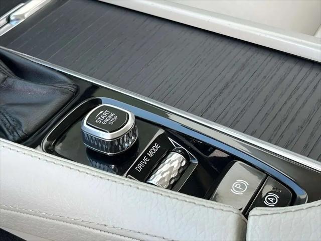 2020 Volvo XC90 T6 Momentum 7 Passenger
