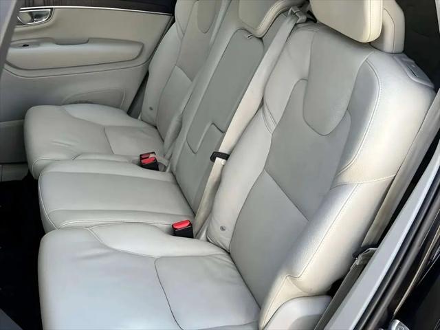 2020 Volvo XC90 T6 Momentum 7 Passenger