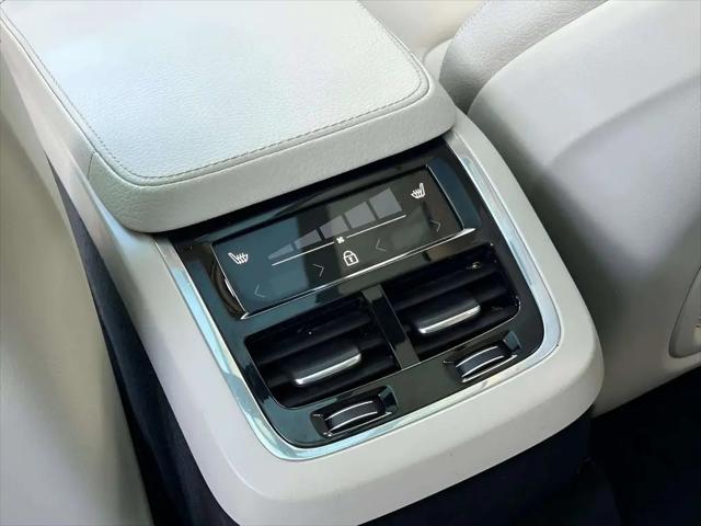 2020 Volvo XC90 T6 Momentum 7 Passenger