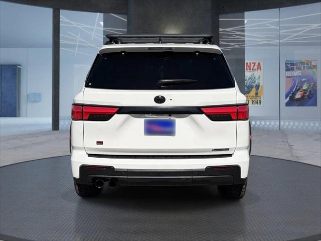 2025 Toyota Sequoia SR5