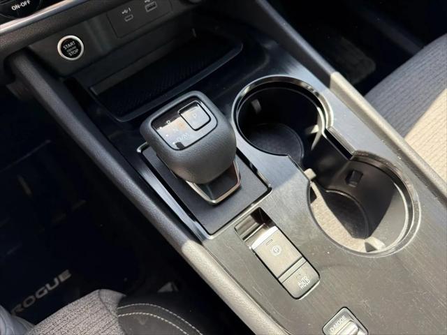 2022 Nissan Rogue SV FWD