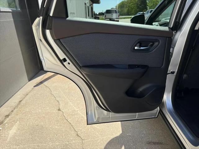 2022 Nissan Rogue SV FWD