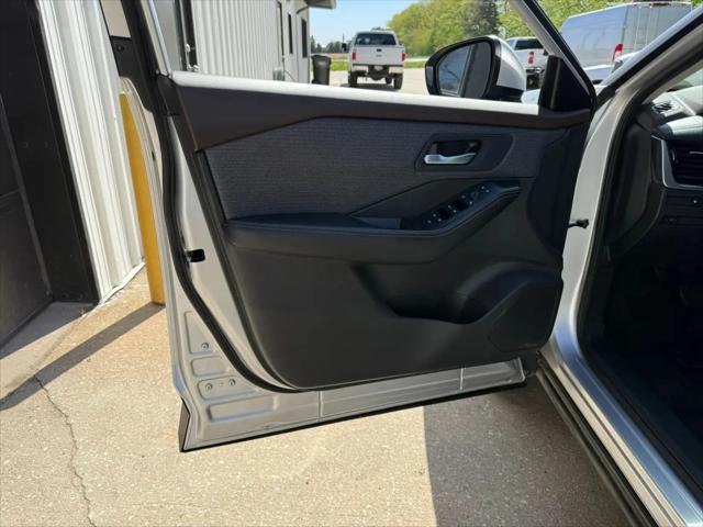 2022 Nissan Rogue SV FWD