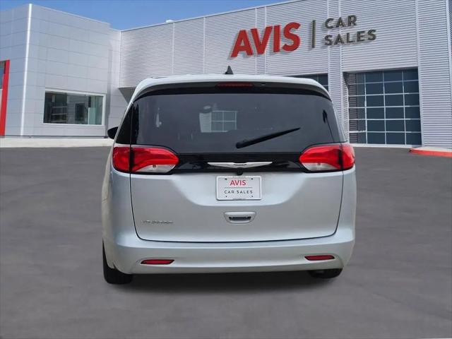 2023 Chrysler Voyager LX