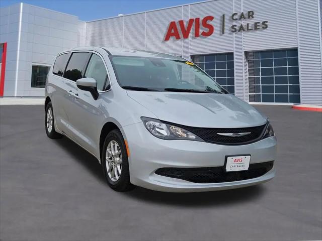 2023 Chrysler Voyager LX