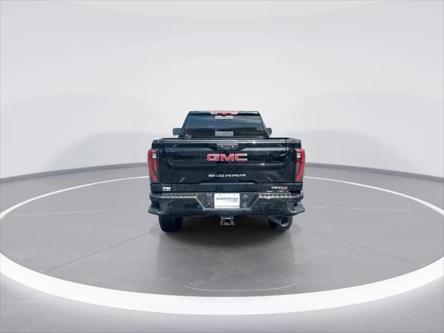 2025 GMC Sierra 2500HD 4WD Crew Cab Standard Bed AT4