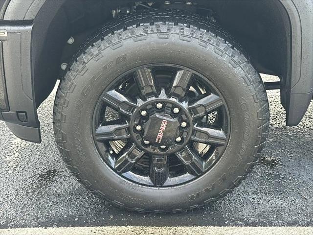 2025 GMC Sierra 2500HD 4WD Crew Cab Standard Bed AT4