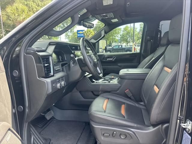 2025 GMC Sierra 2500HD 4WD Crew Cab Standard Bed AT4