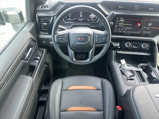 2025 GMC Sierra 2500HD 4WD Crew Cab Standard Bed AT4