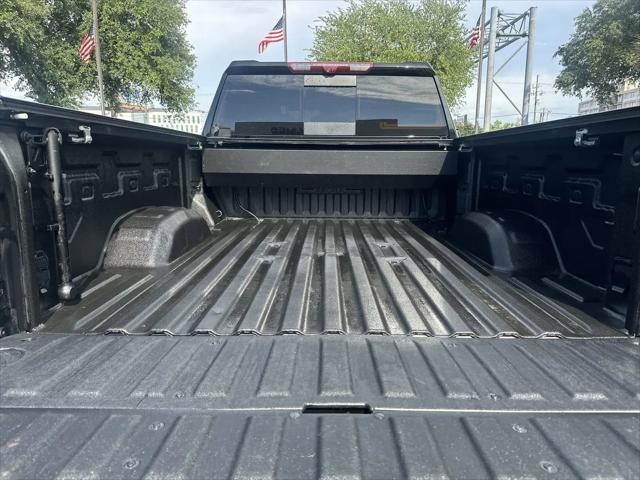 2025 GMC Sierra 2500HD 4WD Crew Cab Standard Bed AT4