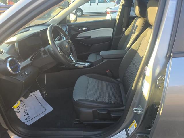 2025 Chevrolet Trax FWD LT