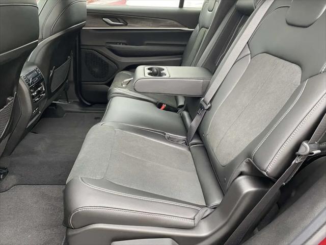 2026 Jeep Grand Cherokee L Altitude 4x4