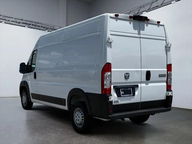 2025 Ram ProMaster 2500 Cargo Van Tradesman High Roof 136" WB w/Pass Seat
