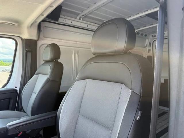 2025 Ram ProMaster 2500 Cargo Van Tradesman High Roof 136" WB w/Pass Seat