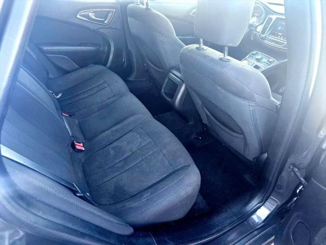 2016 Chrysler 200 Limited