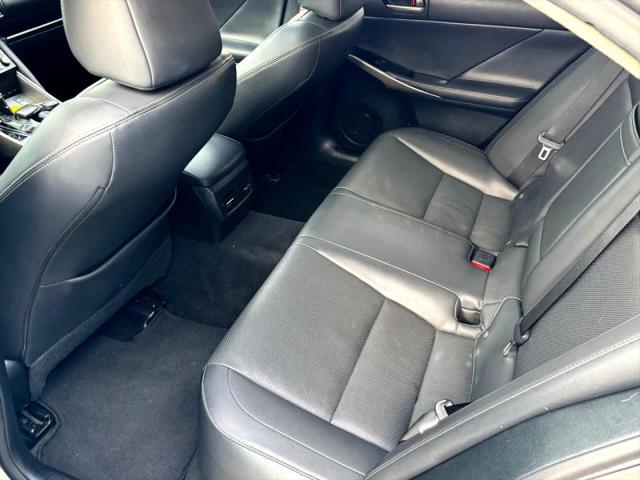 2017 Lexus IS 200t 200t
