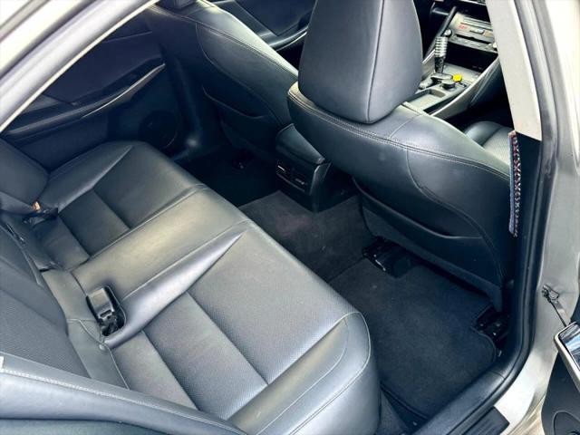 2017 Lexus IS 200t 200t