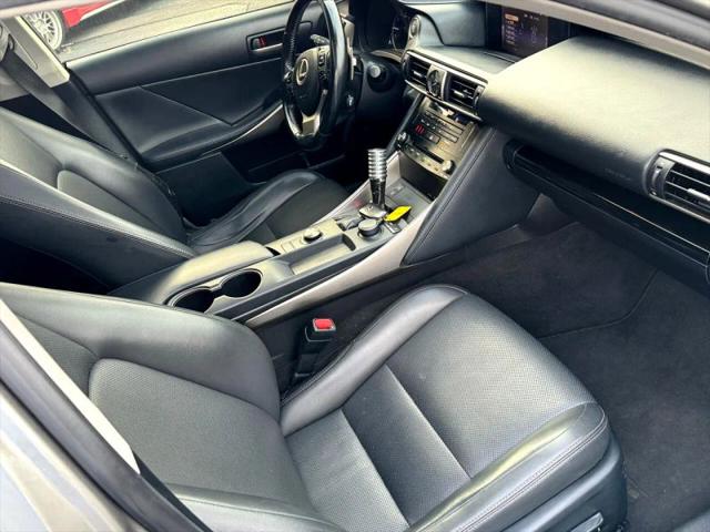 2017 Lexus IS 200t 200t