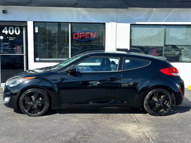 2012 Hyundai Veloster Base w/Black