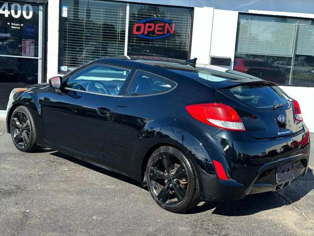 2012 Hyundai Veloster Base w/Black