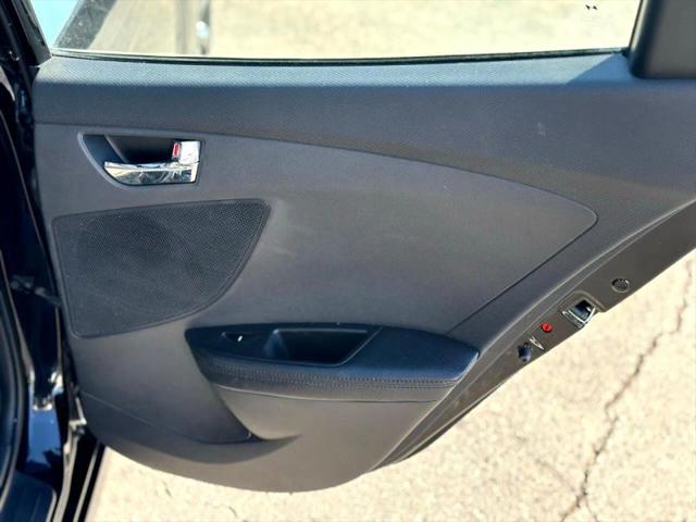 2012 Hyundai Veloster Base w/Black