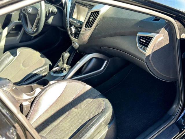 2012 Hyundai Veloster Base w/Black