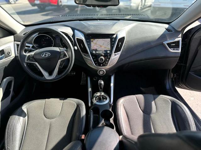 2012 Hyundai Veloster Base w/Black