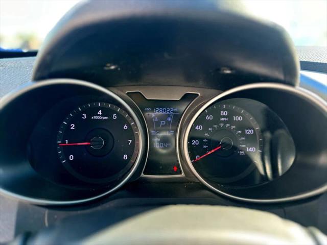 2012 Hyundai Veloster Base w/Black