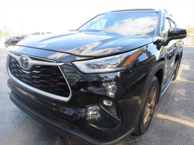 2023 Toyota Highlander Hybrid XLE Bronze