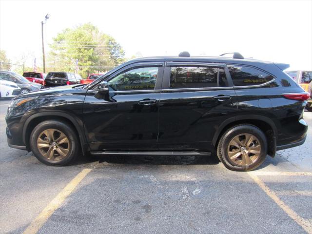 2023 Toyota Highlander Hybrid XLE Bronze