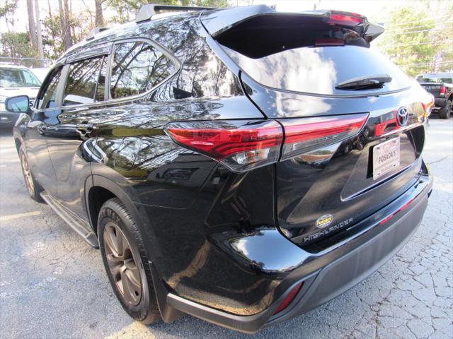 2023 Toyota Highlander Hybrid XLE Bronze