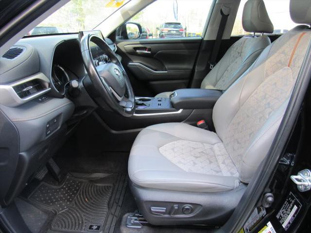 2023 Toyota Highlander Hybrid XLE Bronze