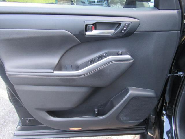 2023 Toyota Highlander Hybrid XLE Bronze