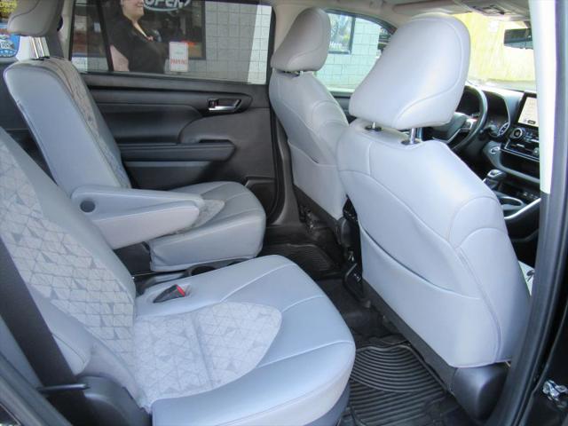 2023 Toyota Highlander Hybrid XLE Bronze