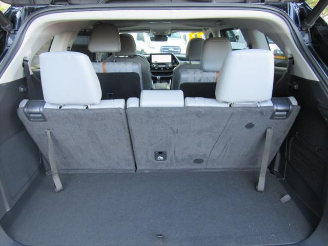 2023 Toyota Highlander Hybrid XLE Bronze