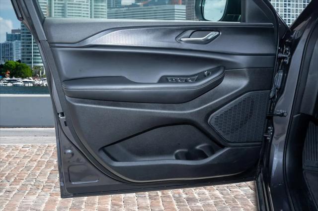 2025 Jeep Grand Cherokee Laredo X 4x2