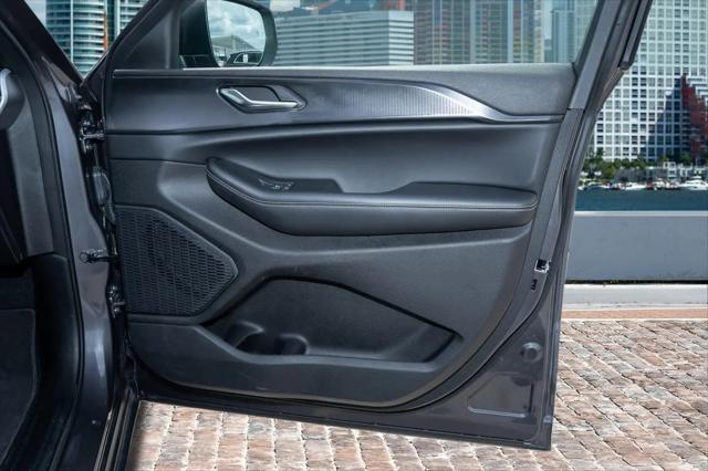 2025 Jeep Grand Cherokee Laredo X 4x2